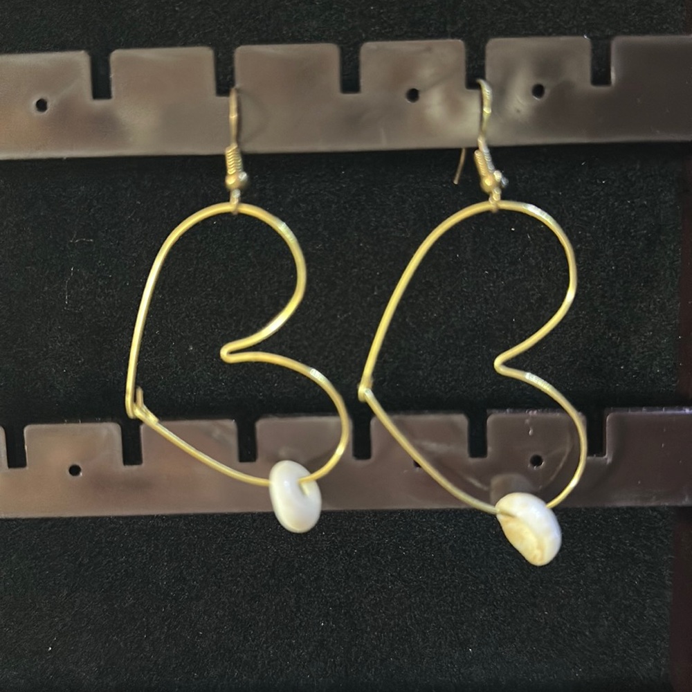 Heart shaped Seashell Earrings!